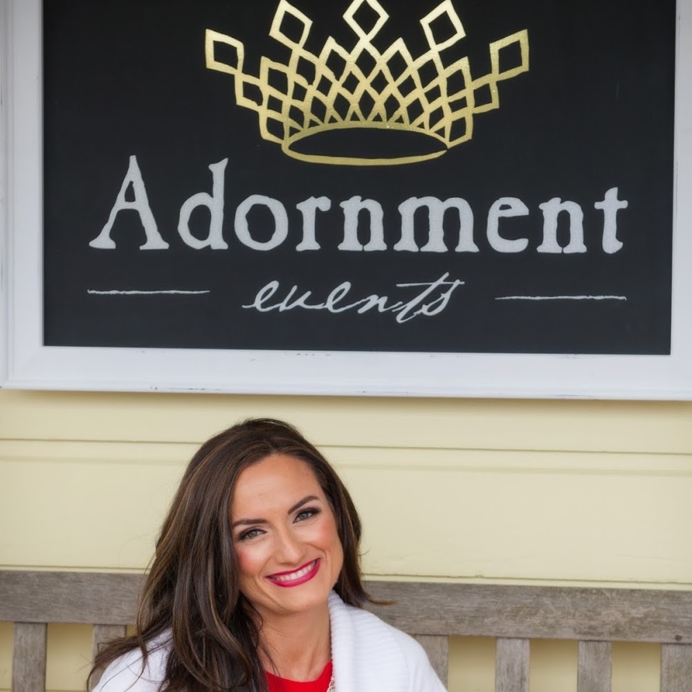 Meet your Posher, Adornment